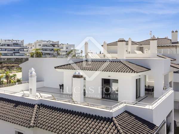 213m² apartment with 136m² terrace for sale in Estepona City