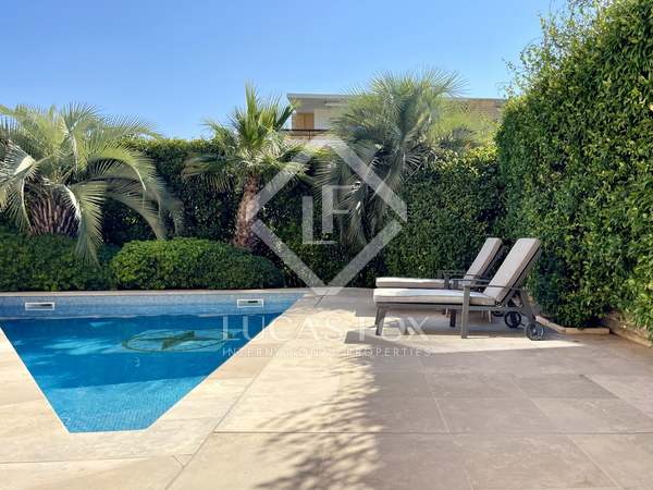 268m² house / villa with 50m² terrace for sale in Montpellier Centre