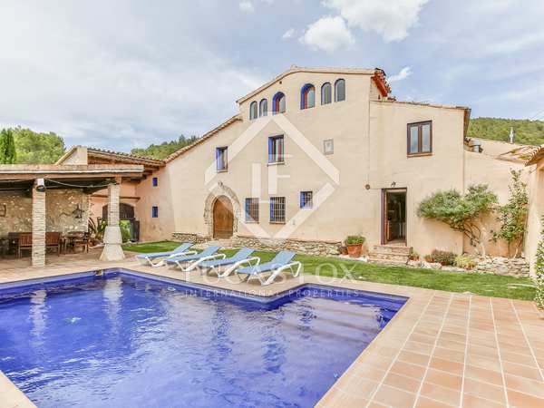 692m² country house for sale in Penedès, Barcelona
