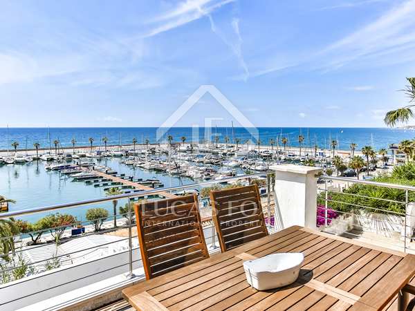 112m² house / villa with 51m² terrace for sale in Sitges Town