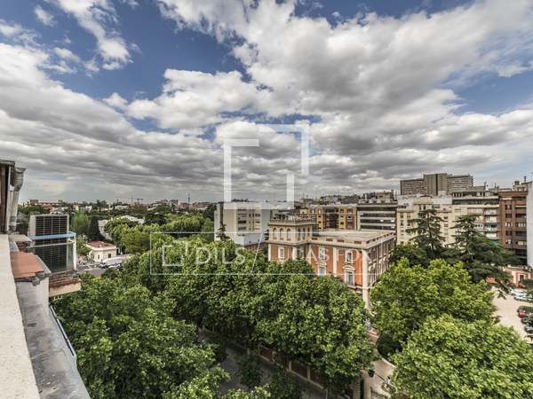 Attico di 264m² con 35m² terrazza in vendita a Castellana