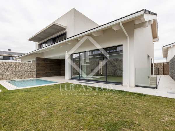 Huis / villa van 364m² te koop met 100m² Tuin in Boadilla Monte