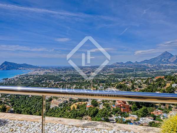 210m² apartment with 142m² terrace for sale in Altea Town