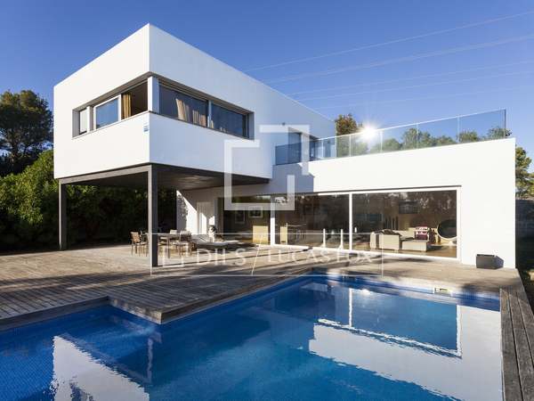 241m² house for sale in Olivella, Sitges