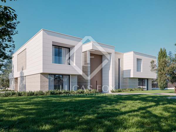 853m² haus / villa mit 2,400m² garten zum Verkauf in Boadilla Monte