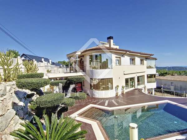 541m² house / villa with 1,100m² garden for sale in Cunit