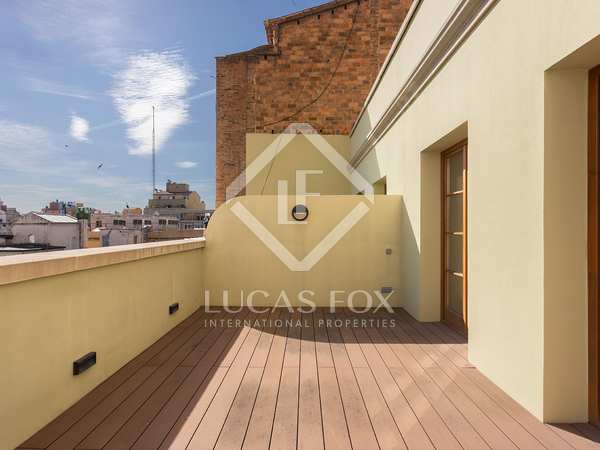 145m² penthouse with 68m² terrace for sale in Eixample Right