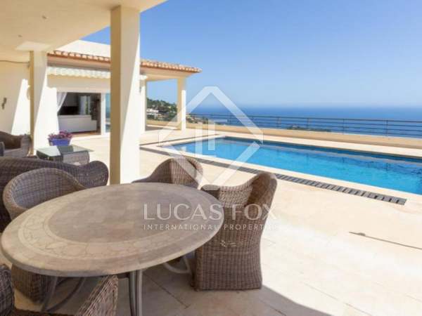 388m² house / villa with 244m² terrace for sale in Altea Town