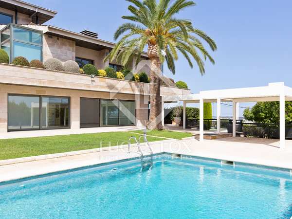 840m² house / villa for sale in Montemar, Barcelona
