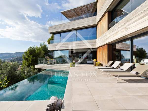 547m² house / villa with 338m² terrace for sale in Bellamar