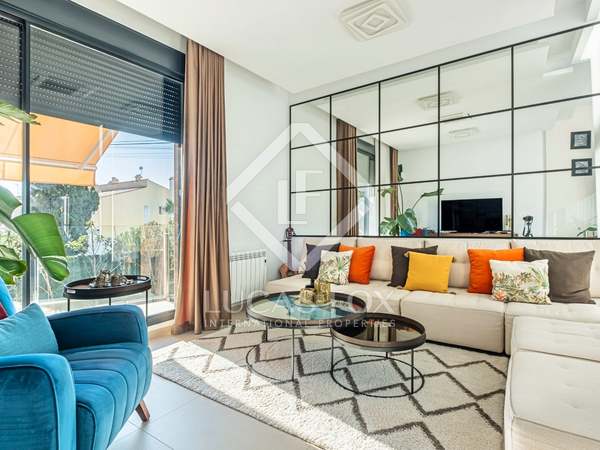 280m² house / villa with 255m² garden for sale in playa