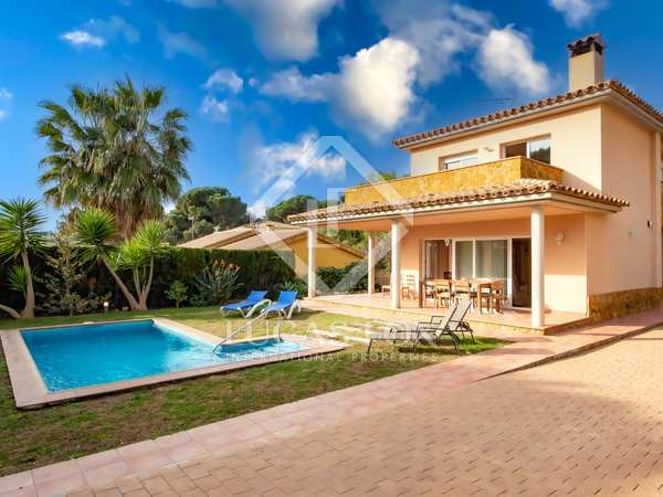 234m² house / villa for sale in Santa Cristina, Costa Brava