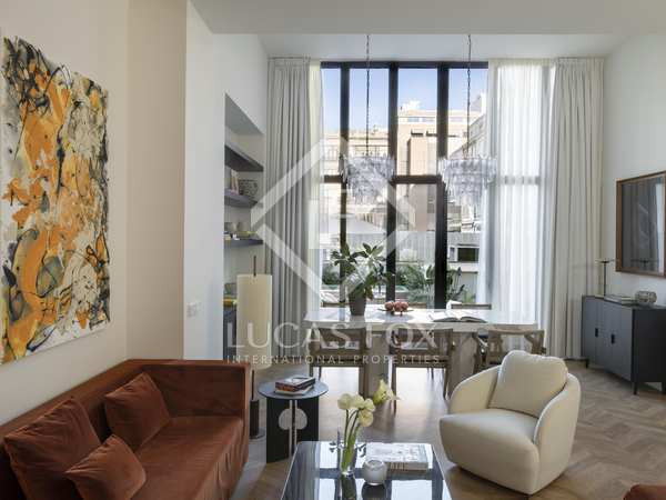 180m² penthouse with 30m² terrace for rent in Eixample Right