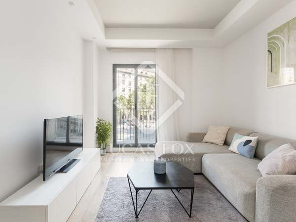 69m² apartment with 6m² terrace for sale in Eixample Left