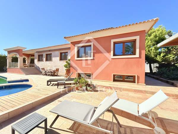 524m² house / villa for sale in Playa Muchavista, Alicante