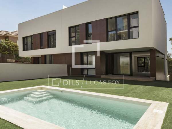 Newly built semi-detached villa for sale in Els Cards