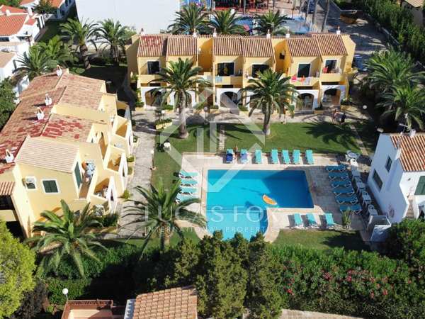 876m² hotel with 1,625m² garden for sale in Ciutadella