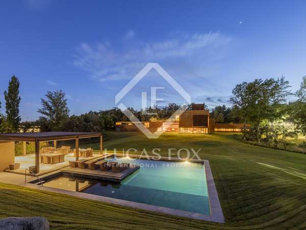 Casa / villa de 1,157m² en venta en Las Rozas, Madrid