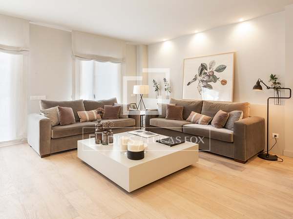 113 m² apartment with 14 m² terrace for sale in Eixample Left