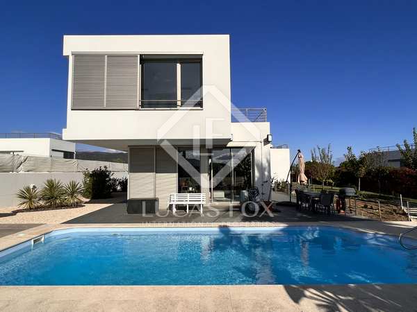 Huis / villa van 311m² te koop met 820m² Tuin in Arenys de Mar