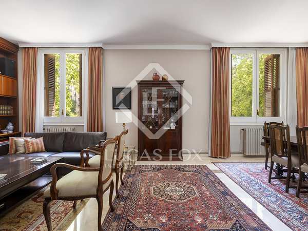 181m² apartment with 49m² terrace for sale in Eixample Right