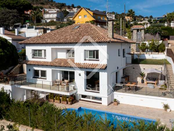Villa van 432m² te koop met 150m² terras in Alella