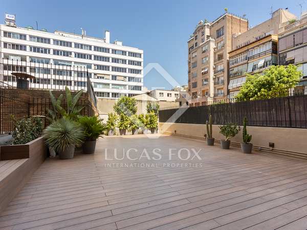 Appartamento di 190m² con 124m² terrazza in vendita a Eixample Destro