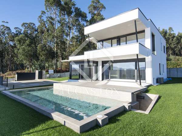 Huis / villa van 252m² te koop in Pontevedra, Galicia