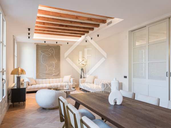 183m² apartment with 7m² terrace for sale in Eixample Right