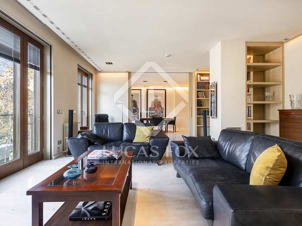 299m² apartment with 10m² terrace for rent in Eixample Right