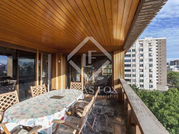 260m² apartment with 20m² terrace for sale in El Pla del Real