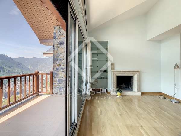 154m² penthouse with 8m² terrace for sale in Escaldes