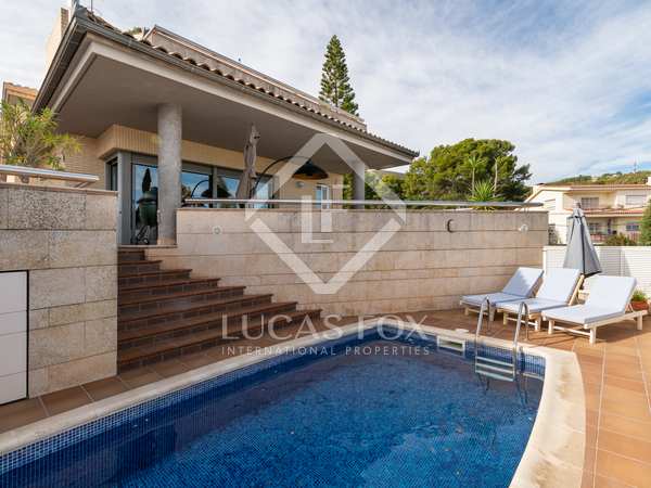 375m² house / villa with 292m² garden for sale in Montemar