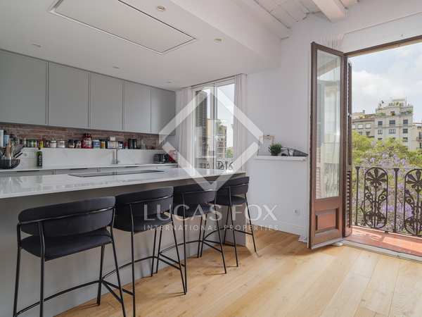 133m² apartment with 8m² terrace for sale in Eixample Right