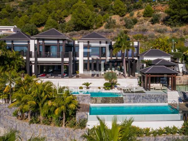 1,237m² House / Villa with 330m² terrace for sale in Sierra Blanca / Nagüeles