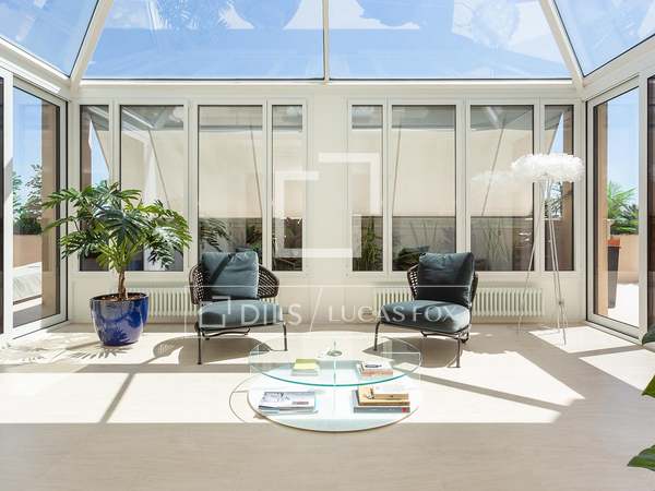 182m² Penthouse with 77m² terrace for sale in Eixample Right