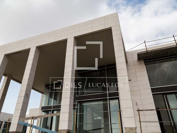 Casa / Vila de 1,007m² à venda em Godella / Rocafort