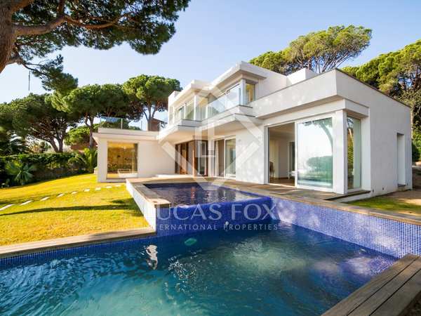 Luxe Costa Brava villa te koop in Blanes met uitzicht op zee