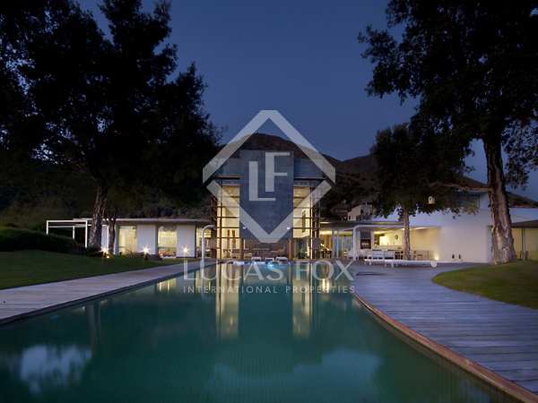 857m² house / villa with 273m² terrace for prime sale in Higuerón