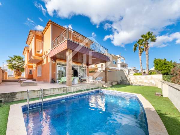 Huis / villa van 370m² te koop in golf, Alicante