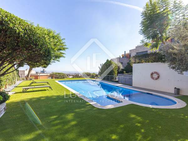 487m² house / villa with 400m² garden for sale in Esplugues