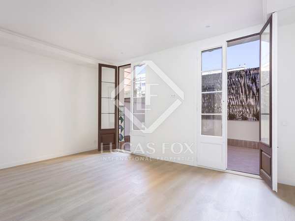 104m² apartment with 19m² terrace for sale in Eixample Left
