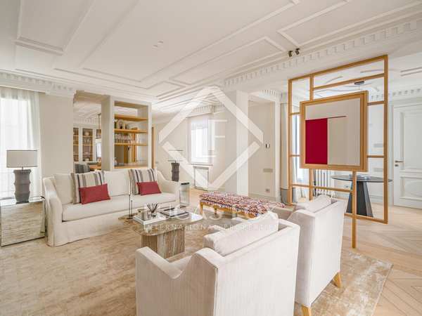 Appartement van 248m² te koop met 50m² terras in Recoletos