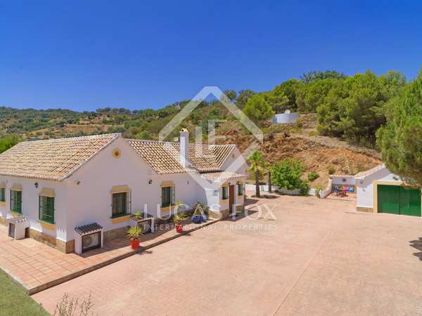 296m² country house for sale in East Málaga, Málaga
