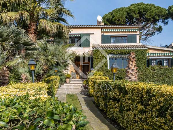 Villa van 650m² te koop met 6,150m² Tuin in Canet de Mar