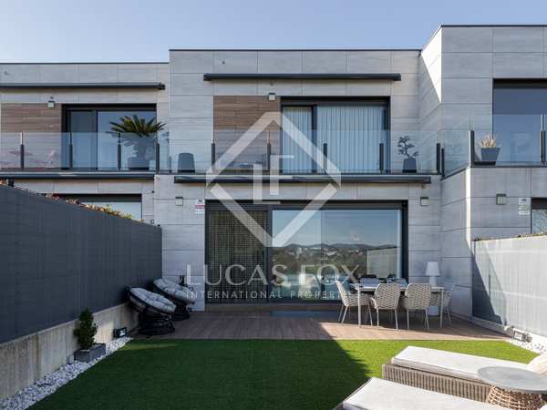 206m² house / villa with 50m² terrace for sale in San Sebastián