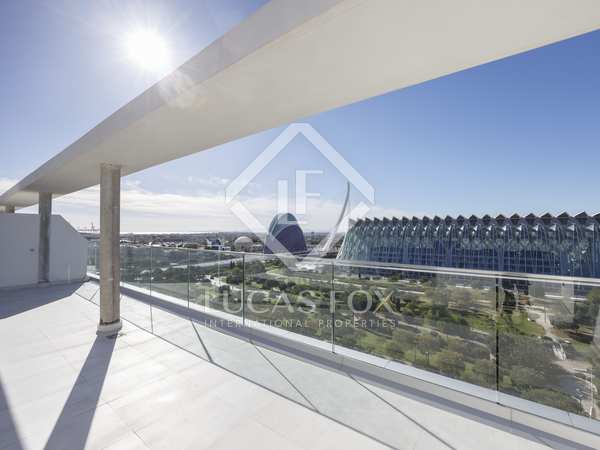 139m² penthouse with 33m² terrace for rent in Ciudad de las Ciencias