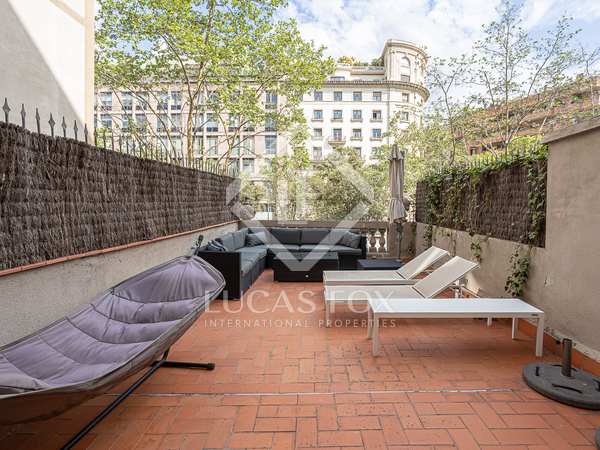 141m² apartment with 64m² terrace for sale in Eixample Right