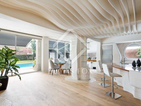 Casa / villa de 642m² en venta en La Pineda, Barcelona