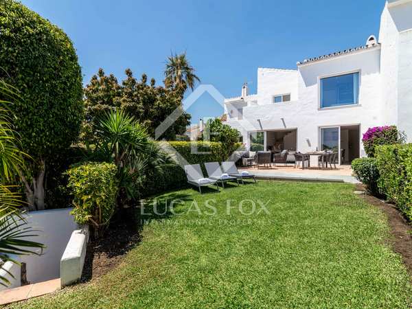 Huis / villa van 144m² te koop in Nueva Andalucía